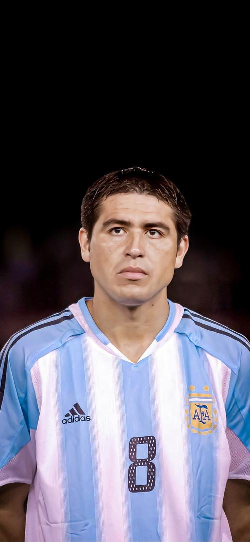 踢球者：格里马尔多想在未来两年内回西甲，但目前没有豪门报价