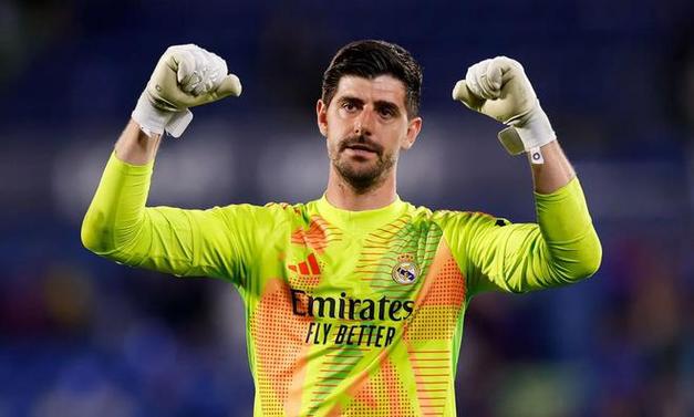 送出助攻，库尔图瓦社媒：能够戴上皇马队长袖标太激动了