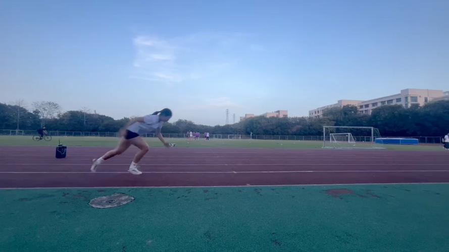 田径场开练！浙江男篮晒球队训练视频：跑起来！