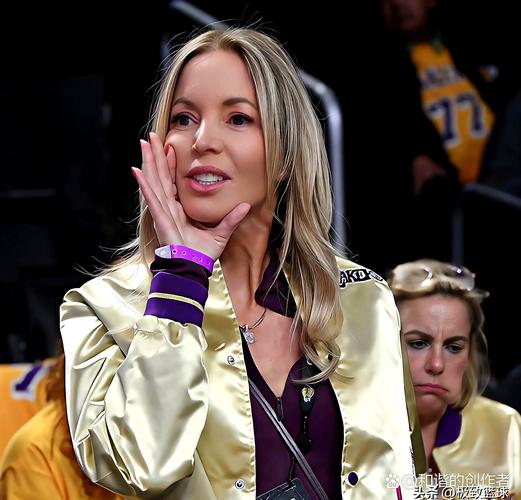 夸梅：布朗尼一整年都没有丝毫进步 那就不如威少至少他积极跑动