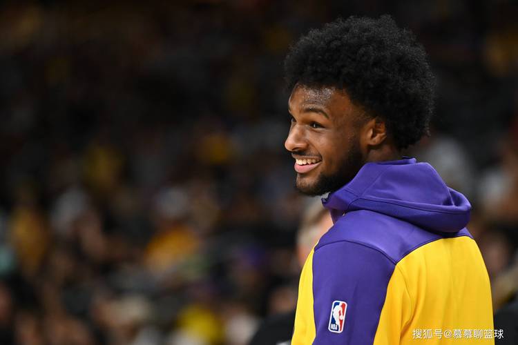 夸梅：布朗尼的球衣能卖出去全靠他老爹 不然谁会去买他的球衣