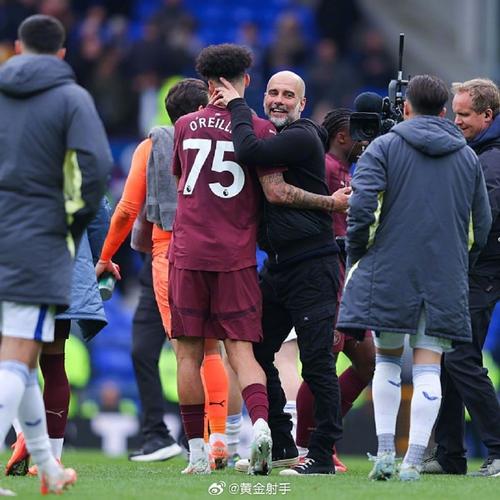 奥赖利：刚改踢左后卫感觉挺难的，但我收到了很多建议我也很享受