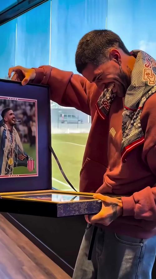 阿根廷队在迈阿密集训，塔皮亚社媒晒梅西、德保罗报到照片