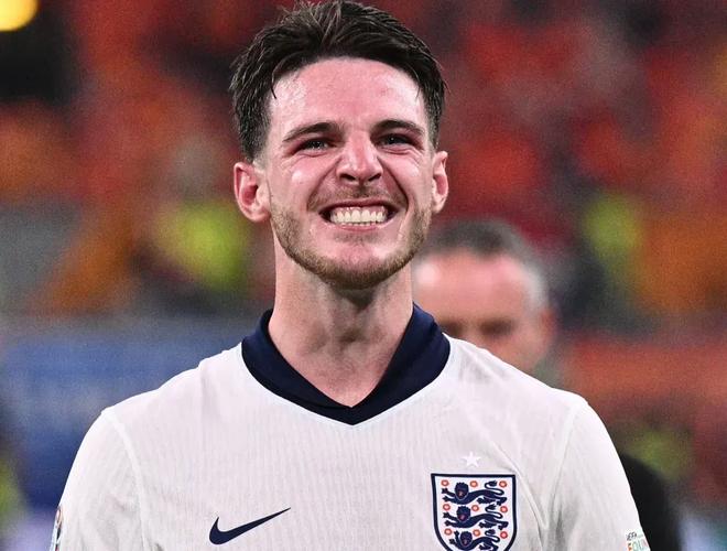 费迪南德谈赖斯和凯塞多:前者进攻能力更强,后者防守更出色