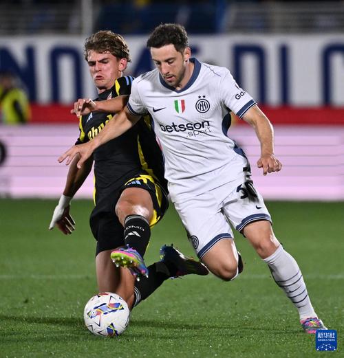 意媒：米兰vs科莫的海外意甲将有800万至900万欧收入，米兰拿大头