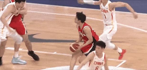 大家都是争抢饭碗的 曾凡博太想表现了&反而欲速则不达