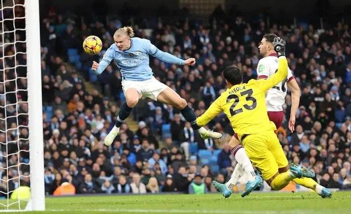 五大联赛射手榜：凯恩11球居首，哈兰德、姆巴佩均9球紧随其后