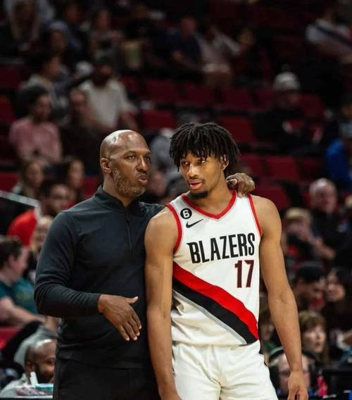 22年7号秀！Shams：开拓者与夏普签下4年9000万提前续约合同！