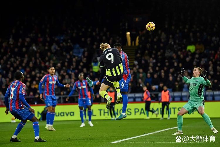 哈兰德连续12场比赛破门，与C罗共同保持这一纪录