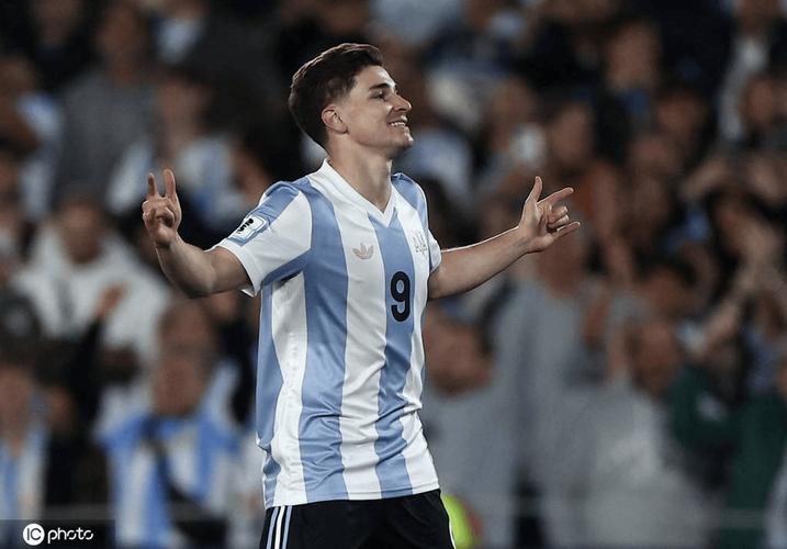 红白血脉传承!小西蒙尼将进球送给出生不久的侄子