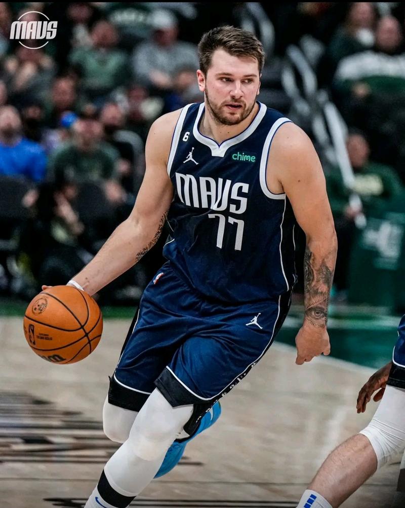 纯控卫已在阵中！吉莱斯皮13中5得15分3板12助 正负值+19仍输球