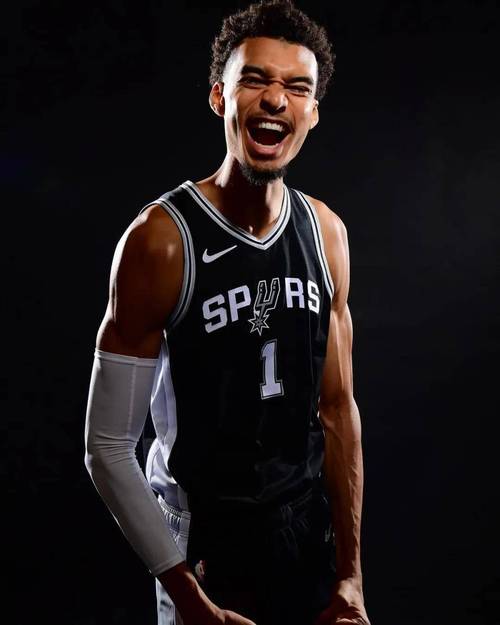 Lowe：马刺完全能冲击前六 文班亚马在制霸攻防两端