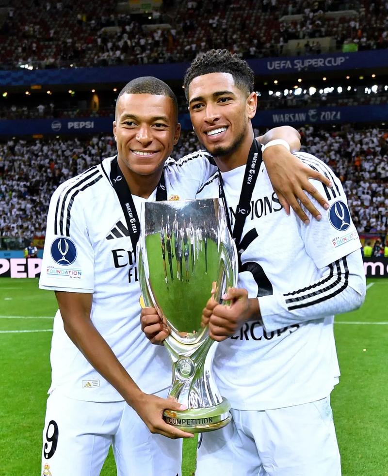 荣获欧洲金靴!姆巴佩社媒:感谢队友、皇马的每一个人和皇马球迷