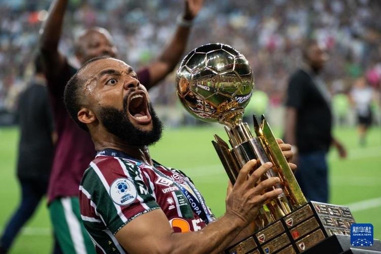 拉努斯点球大战击败米内罗竞技，队史第二次夺得南美杯冠军